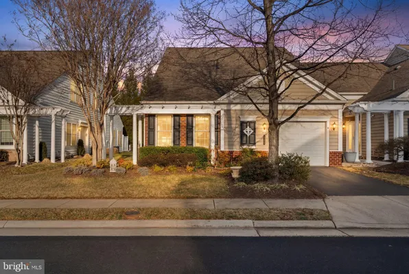 Property Slideshow image 2 of 34 | 44452 oakmont manor sq, Ashburn, VA, 20147