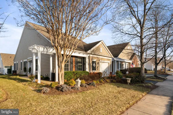 Property Slideshow image 3 of 34 | 44452 oakmont manor sq, Ashburn, VA, 20147