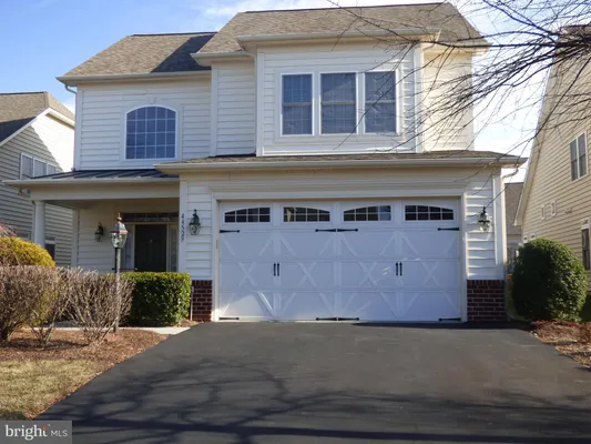 Property Slideshow image 2 of 26 | 44529 blueridge meadows dr, Ashburn, VA, 20147