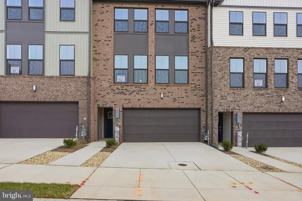 Property Slideshow image 2 of 35 | 1356 crested wood dr, Laurel, MD, 20724