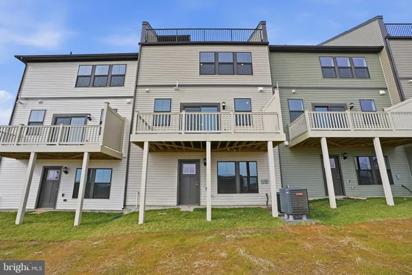 Property Slideshow image 3 of 35 | 1356 crested wood dr, Laurel, MD, 20724