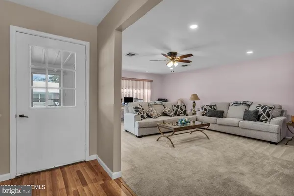 Property Slideshow image 2 of 20 | 912 dumbarton dr b, Lakewood, NJ, 08701