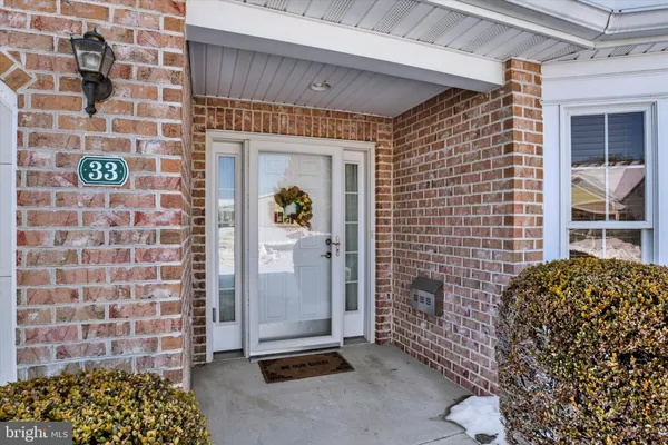 Property Slideshow image 2 of 39 | 33 creek bank dr, Mechanicsburg, PA, 17050