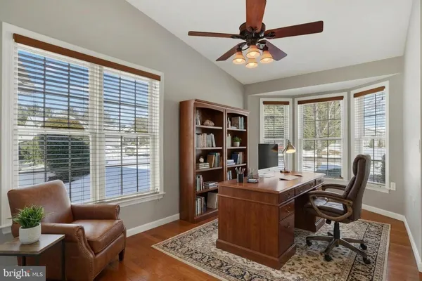 Property Slideshow image 3 of 39 | 33 creek bank dr, Mechanicsburg, PA, 17050