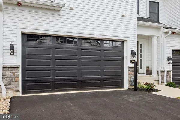 Property Slideshow image 2 of 32 | 520 fullerton farm ct # 15, Chalfont, PA, 18914