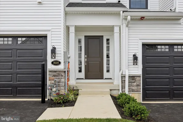 Property Slideshow image 3 of 32 | 520 fullerton farm ct # 15, Chalfont, PA, 18914