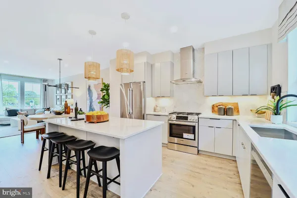 Property Slideshow image 3 of 11 | 1135 polaris rd cambridge 78, Potomac, MD, 20854