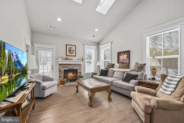 Property Slideshow image 3 of 30 | 5712 finley rose ct, Fredericksburg, VA, 22407