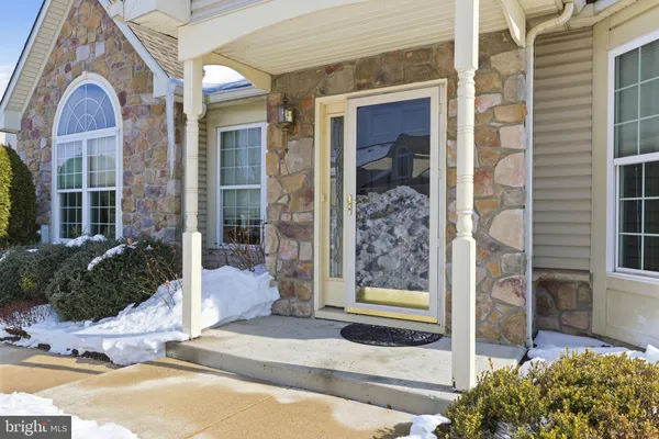 Property Slideshow image 2 of 40 | 212 shady brook dr 283, Langhorne, PA, 19047