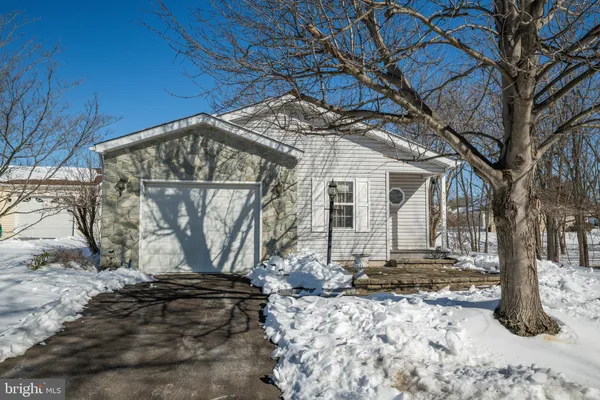 Property Slideshow image 3 of 26 | 524 butternut ct, New Hope, PA, 18938