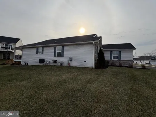 Property Slideshow image 3 of 24 | 101 zachary way, Pottstown, PA, 19464