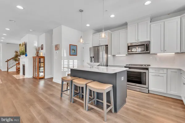 Property Slideshow image 2 of 54 | 312 topside dr 223, Stevensville, MD, 21666