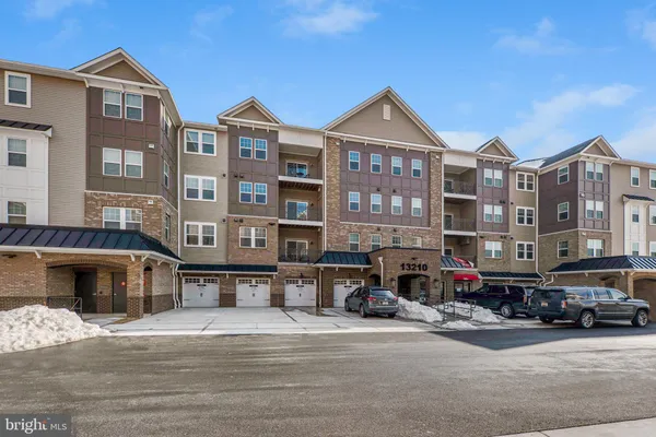 Property Slideshow image 2 of 36 | 13210 petrel st unit 3105, Clarksburg, MD, 20871