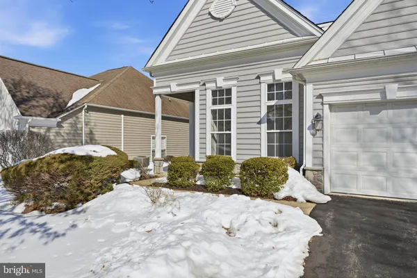 Property Slideshow image 2 of 64 | 458 mimosa cir, Kennett Square, PA, 19348