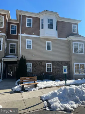 Property Slideshow image 3 of 29 | 6000 village way # 6205, Marcus Hook, PA, 19061