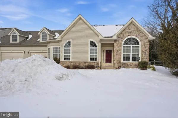 Property Slideshow image 2 of 30 | 173 villa dr 100, Warminster, PA, 18974