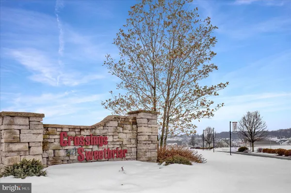 Property Slideshow image 2 of 32 | 924 sweetbay ln, Lebanon, PA, 17046