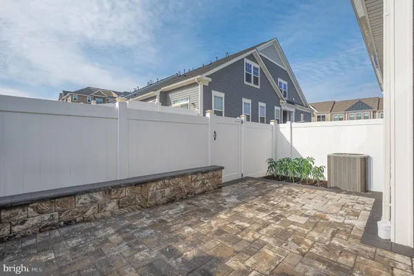 Property Slideshow image 2 of 88 | 13516 goldeneye cir, Clarksburg, MD, 20871