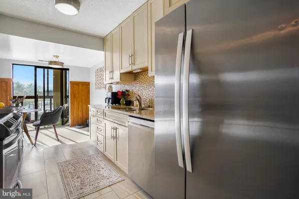 Property Slideshow image 2 of 49 | 15100 interlachen dr 4-407, Silver Spring, MD, 20906
