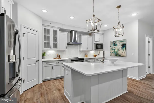 Property Slideshow image 2 of 48 | 13970 englefield dr unit 404, Woodbridge, VA, 22193