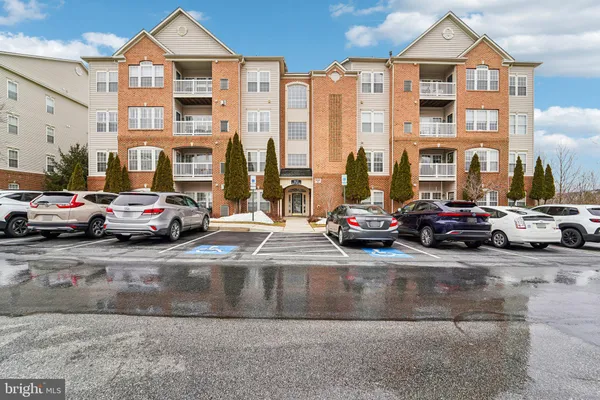 Property Slideshow image 2 of 35 | 8125 yellow pine dr n, Ellicott City, MD, 21043