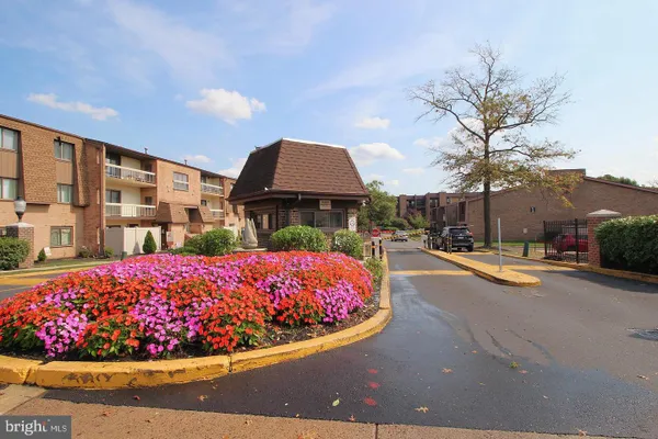 Property Slideshow image 3 of 29 | 62204 delaire landing rd 204, Philadelphia, PA, 19114