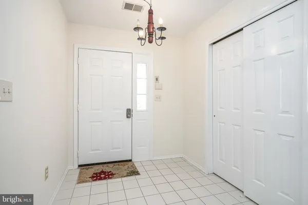 Property Slideshow image 2 of 20 | 225 wagon wheel ln, Columbus, NJ, 08022