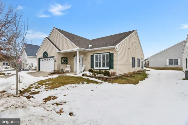 Property Slideshow image 3 of 29 | 3 covered bridge ln, Columbus, NJ, 08022