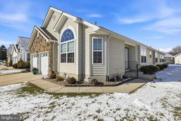 Property Slideshow image 2 of 30 | 531 riviera dr, Williamstown, NJ, 08094