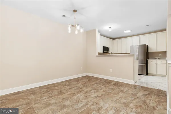 Property Slideshow image 3 of 49 | 6696 club house ln 206, Warrenton, VA, 20187