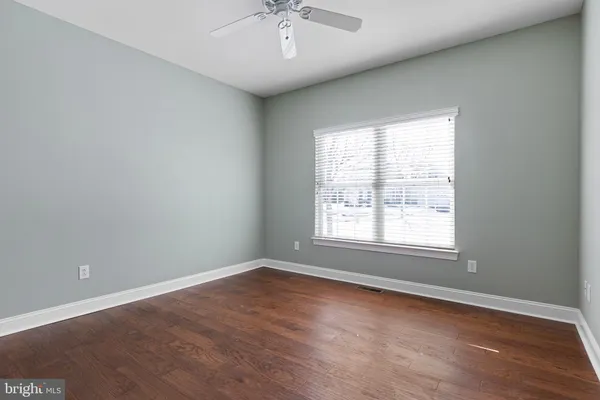 Property Slideshow image 3 of 27 | 18 devalinder dr, Newark, DE, 19702