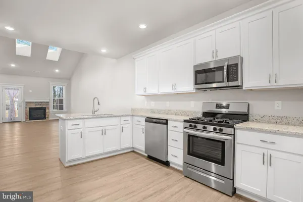 Property Slideshow image 2 of 28 | 5711 finley rose ct, Fredericksburg, VA, 22407