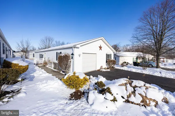 Property Slideshow image 2 of 31 | 104 lilac pl, Royersford, PA, 19468