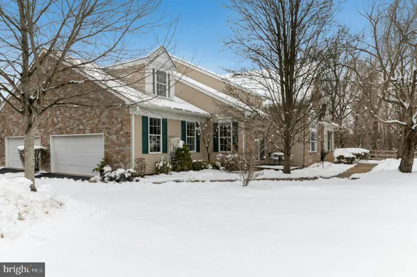 Property Slideshow image 2 of 31 | 1895 caryn dr, Hellertown, PA, 18055