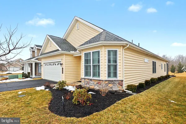 Property Slideshow image 2 of 24 | 617 republic way, Mechanicsburg, PA, 17050