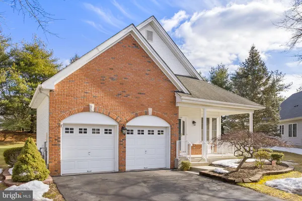 Property Slideshow image 3 of 25 | 22 hummingbird dr, Hamilton, NJ, 08690