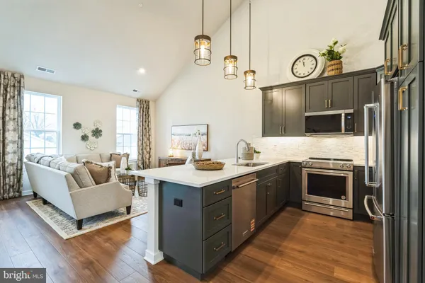 Property Slideshow image 3 of 7 | 16 ivy ln 90, Levittown, PA, 19055