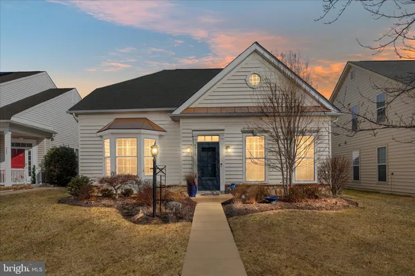 Property Slideshow image 2 of 40 | 9513 moonen bay ln, Bristow, VA, 20136