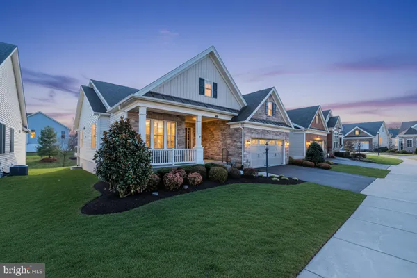 Property Slideshow image 2 of 27 | 6061 trotters point ln, Gainesville, VA, 20155