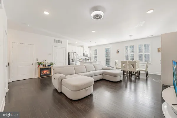 Property Slideshow image 2 of 20 | 42881 littlehales ter, Ashburn, VA, 20148