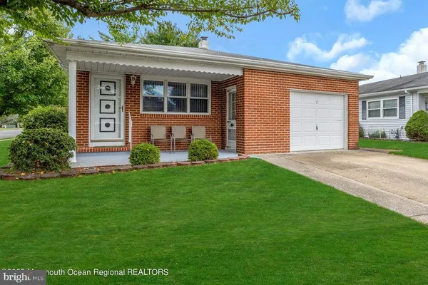 Property Slideshow image 3 of 37 | 2 taj mahal ct, Toms River, NJ, 08757