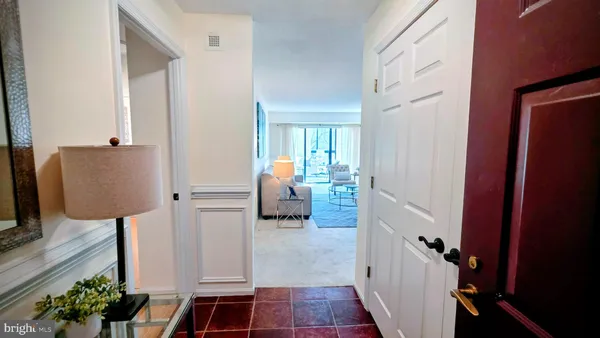 Property Slideshow image 3 of 39 | 15107 interlachen dr 2-515, Silver Spring, MD, 20906