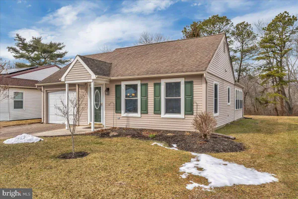 Property Slideshow image 2 of 23 | 107 dorchester dr, Southampton, NJ, 08088