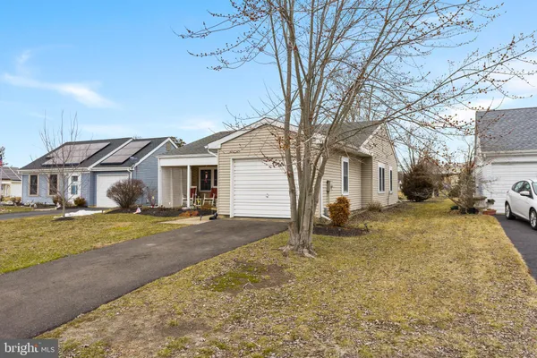 Property Slideshow image 3 of 20 | 47 chatham pl, Southampton, NJ, 08088