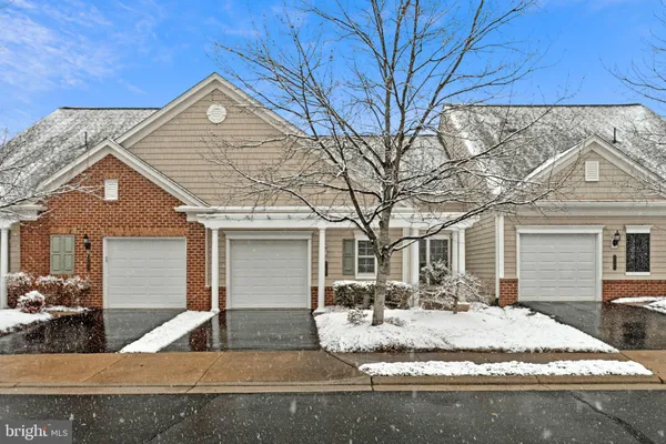 Property Slideshow image 2 of 28 | 44442 oakmont manor sq, Ashburn, VA, 20147