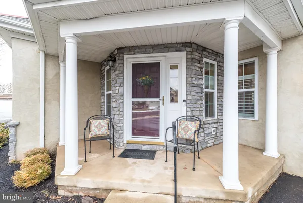 Property Slideshow image 2 of 53 | 931 nathaniel trl, Warwick, PA, 18974