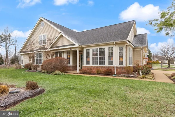 Property Slideshow image 3 of 40 | 6116 piney grove way, Gainesville, VA, 20155