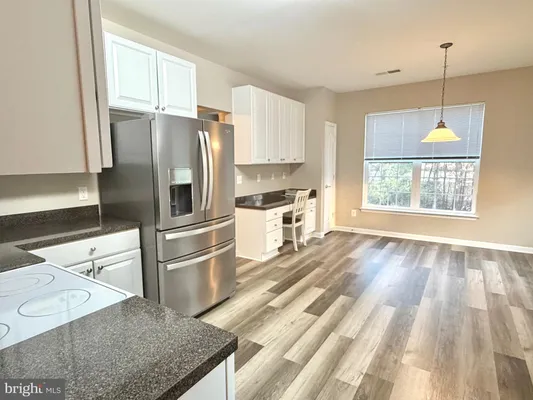 Property Slideshow image 3 of 28 | 8615 wandering fox trl 306, Odenton, MD, 21113