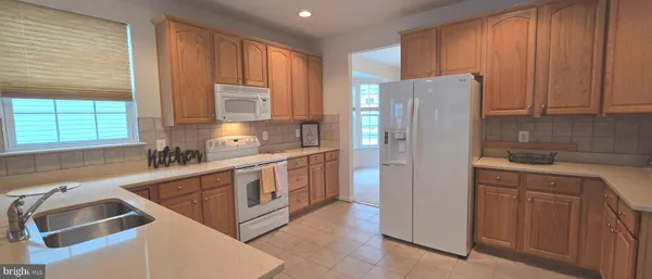 Property Slideshow image 2 of 22 | 16545 sparkling brook loop, Dumfries, VA, 22025