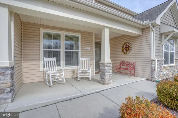 Property Slideshow image 2 of 57 | 212 skipping stone ln, Dover, DE, 19904